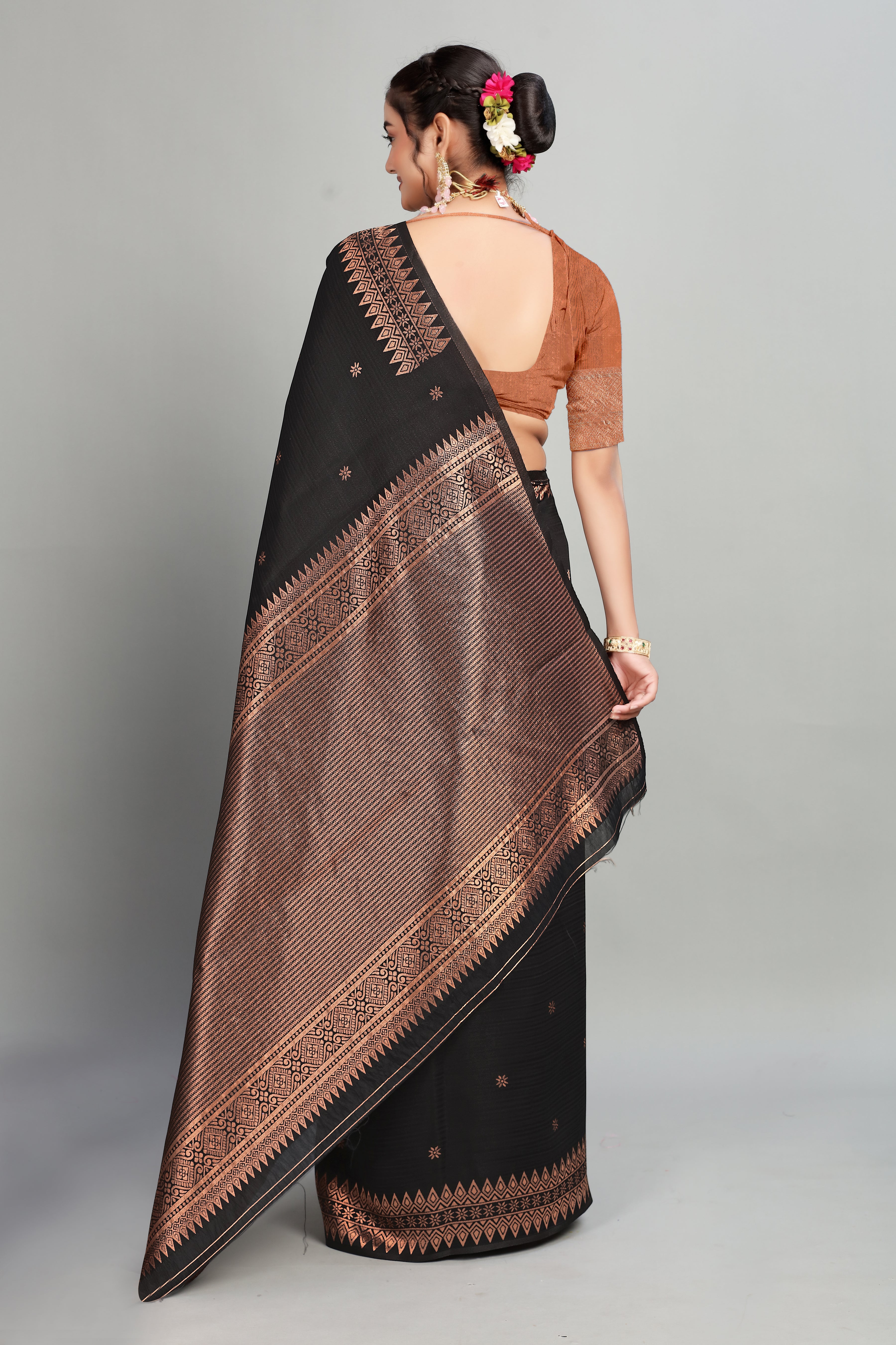 Black Solid Woven Silk Saree