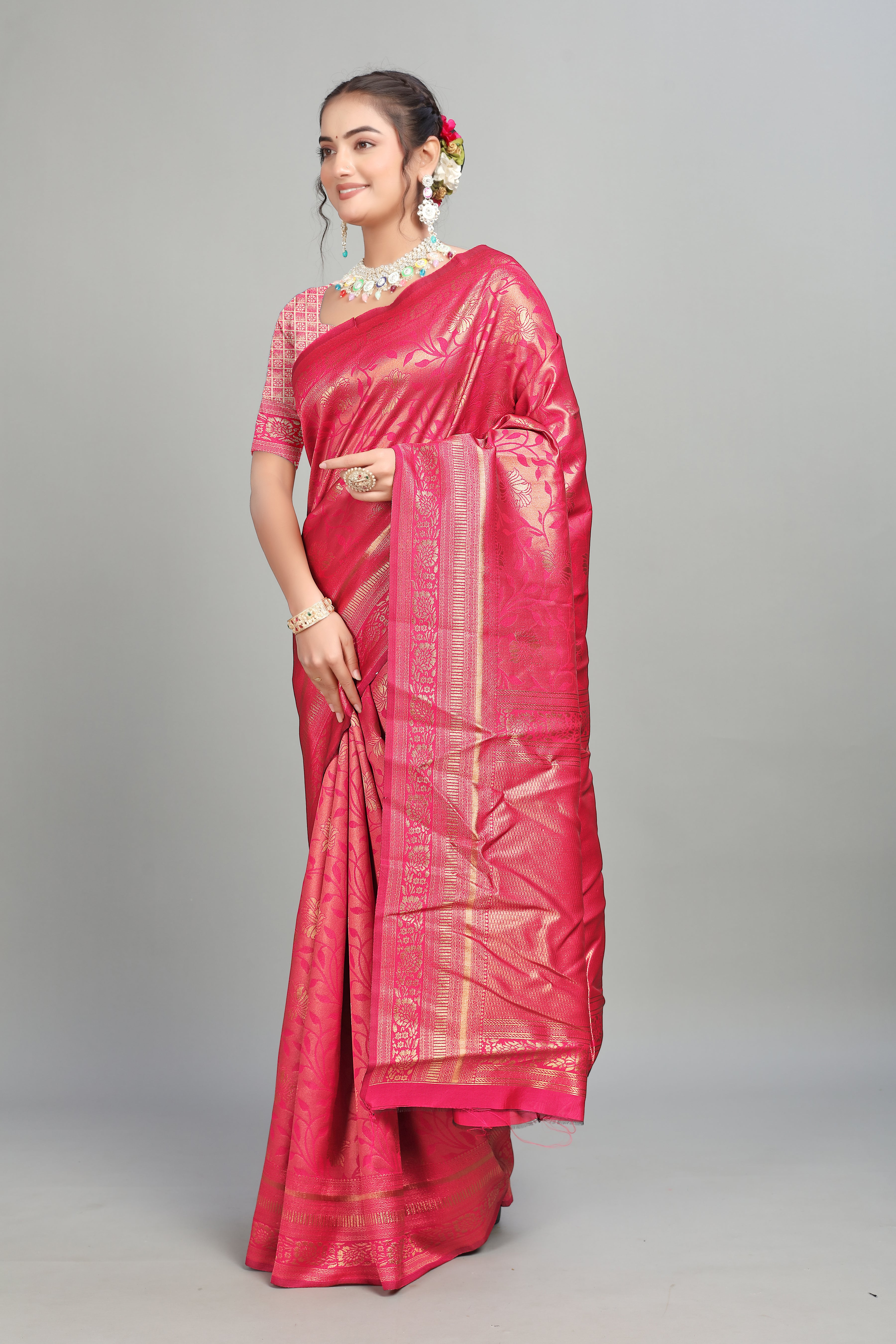 Dark pink Woven Banarasi Silk Saree