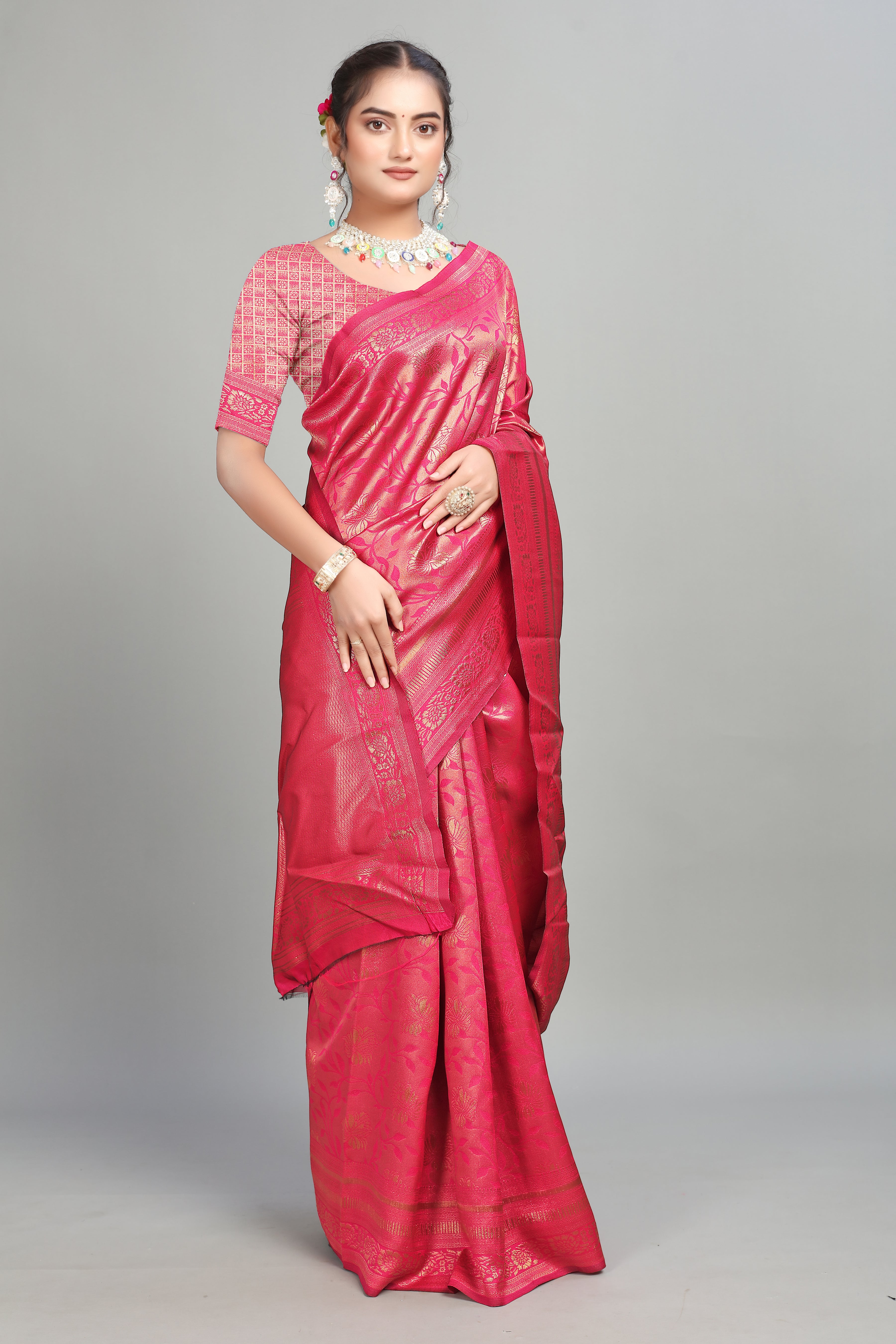 Dark pink Woven Banarasi Silk Saree