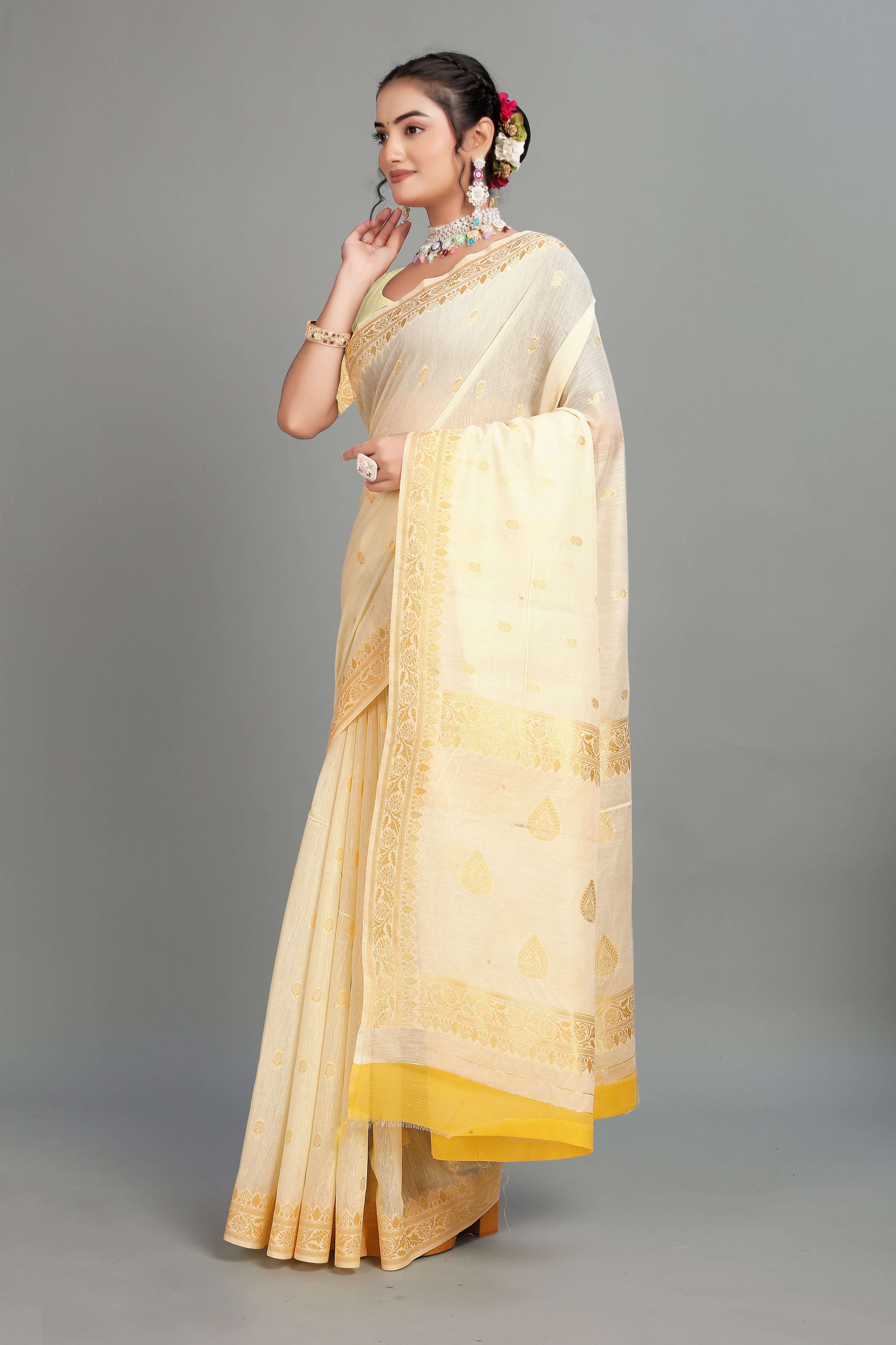 Off White Soft Lilan Slab Butti Print Casual Wear Saree