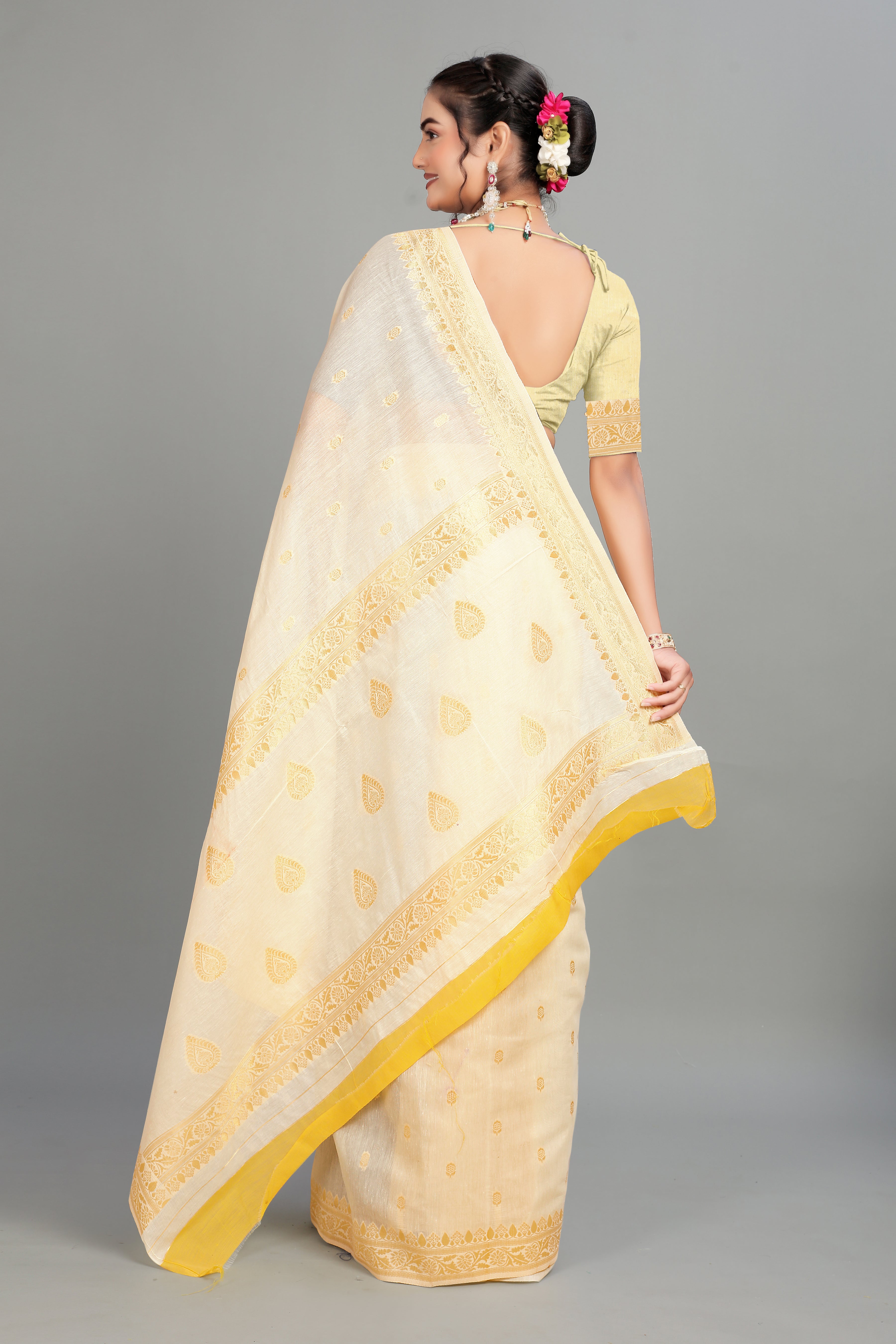 Off White Soft Lilan Slab Butti Print Casual Wear Saree