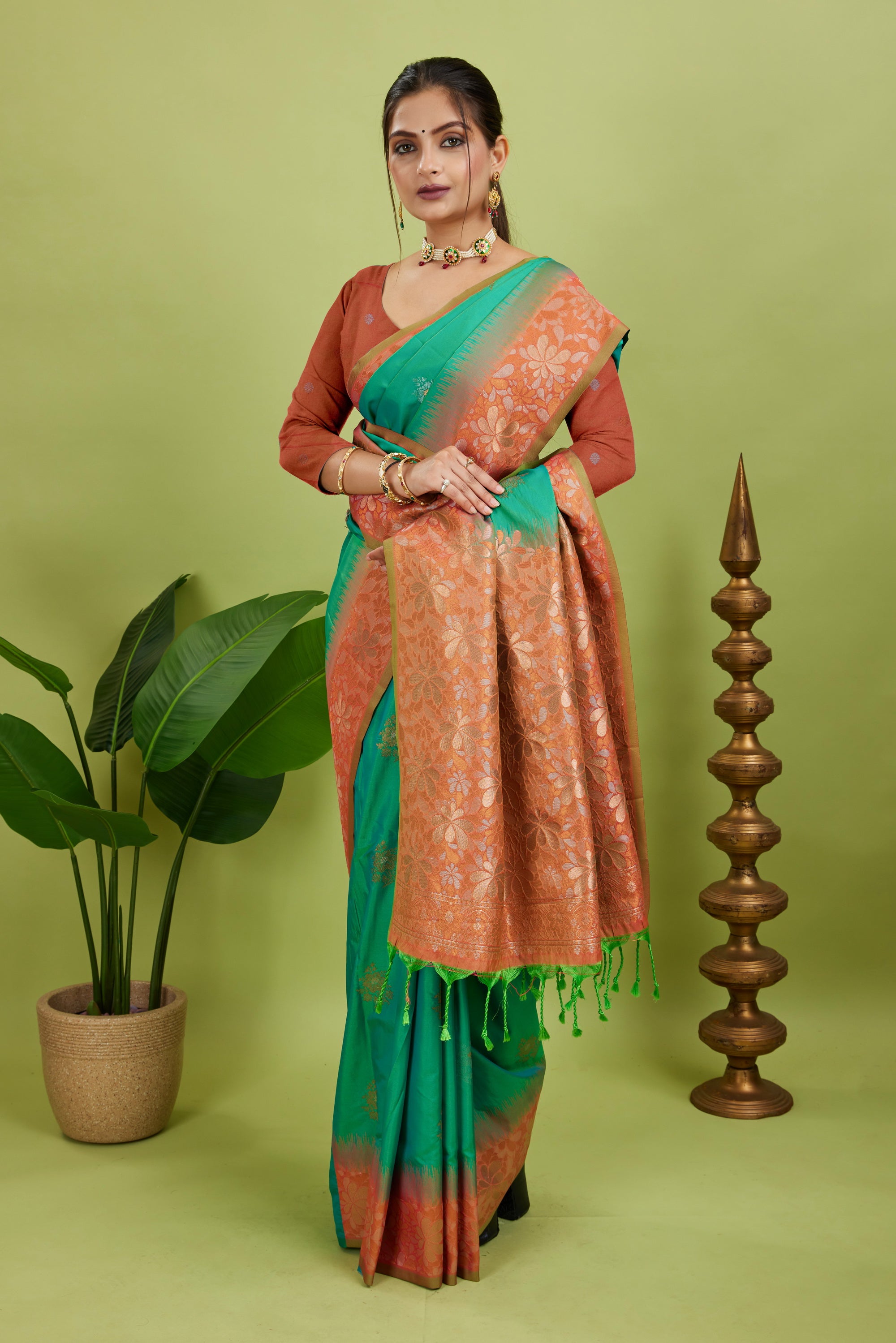 Dark Green Tone Banarasi Handloom Silk Saree
