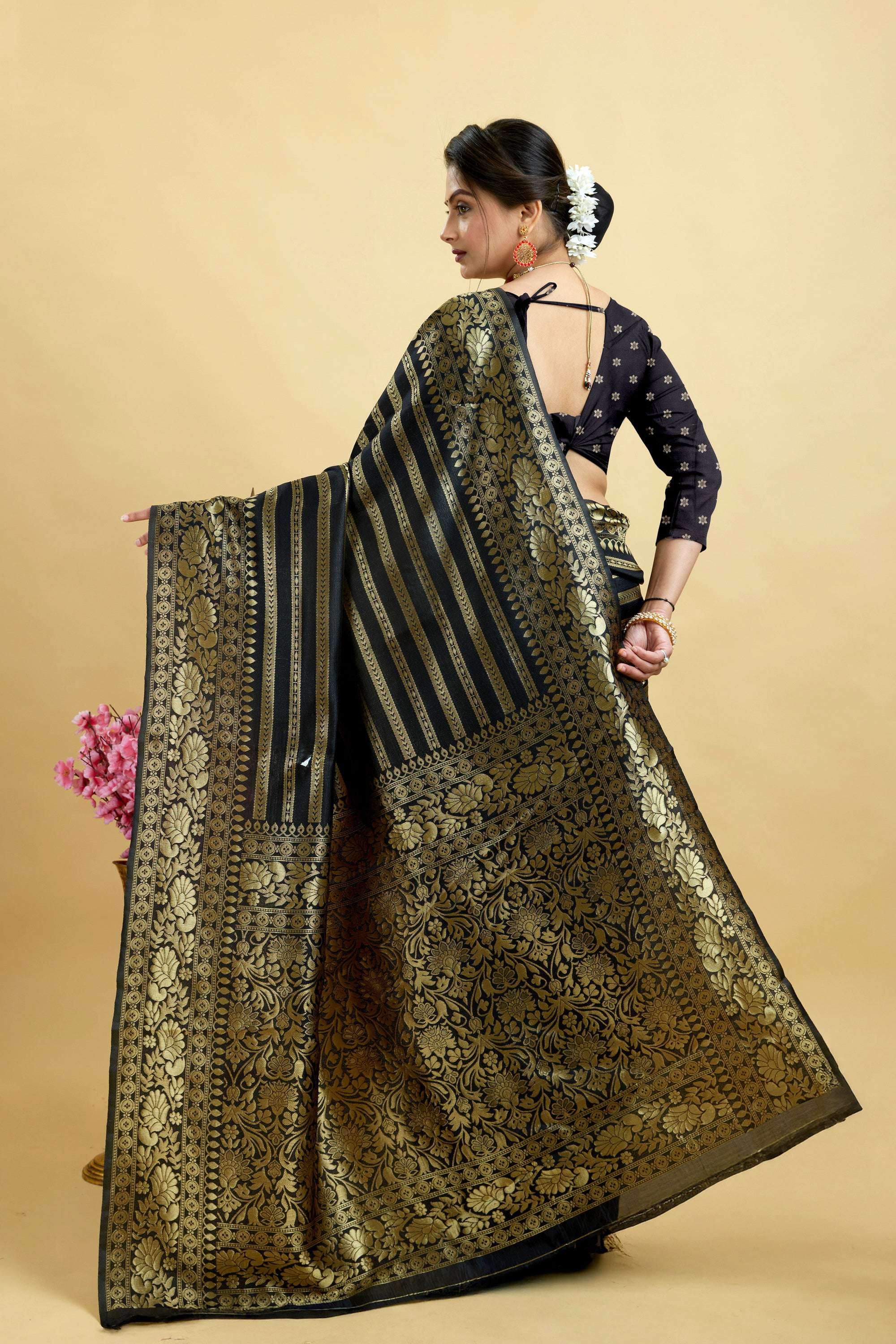 Black Kanjivaram Silk Blend Saree