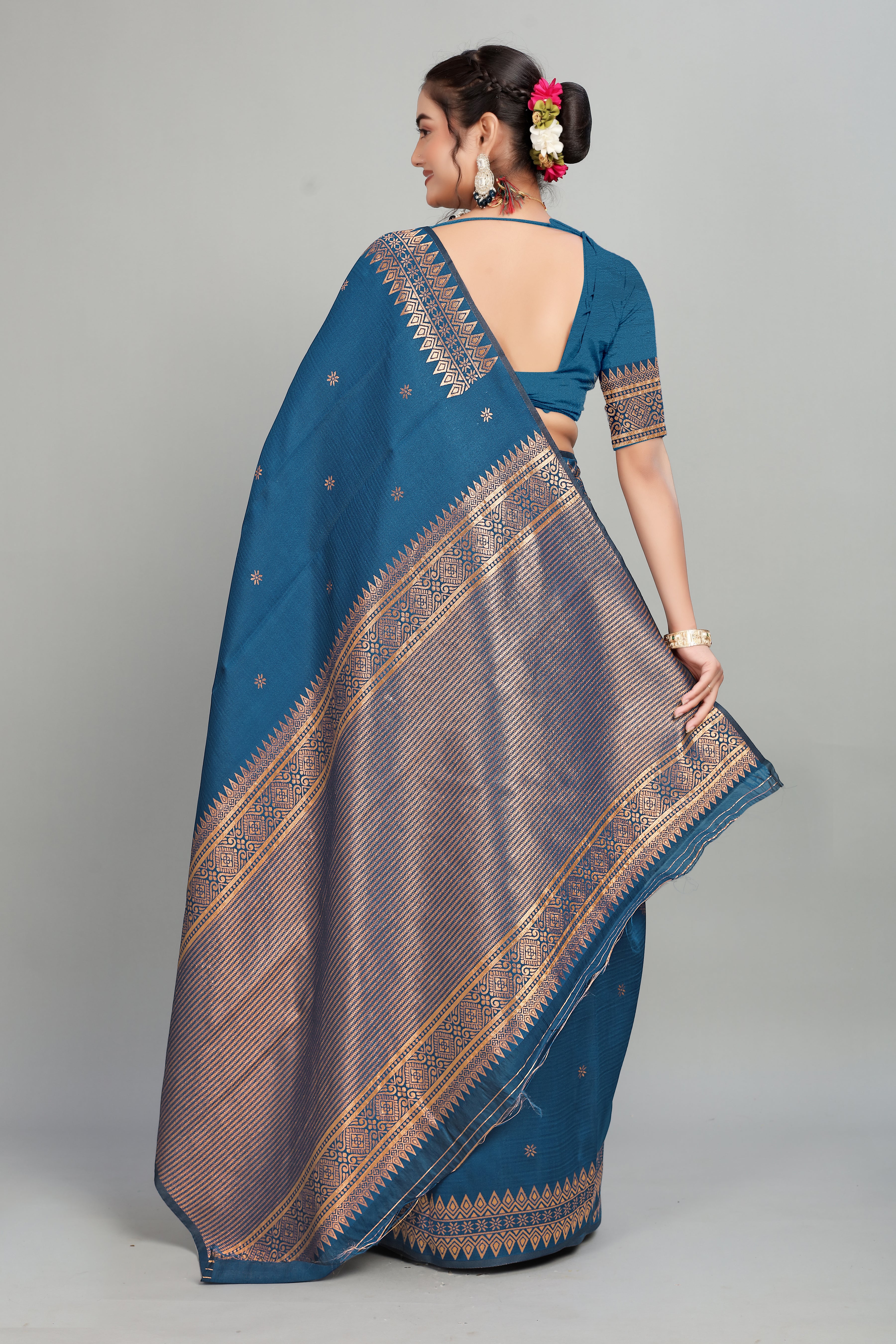 Blue Solid Woven Silk Saree